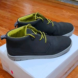 UGG boots (big kid)